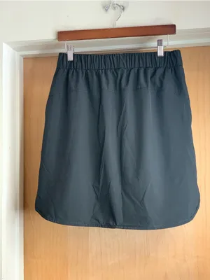 Athletic Works Women’s Black Elastic Waist Golf Skirt - Built in Shorts. Size: M thumbnail 4