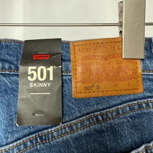 NWT Levi’s 501 Skinny Jeans in Blue Size 25 x 28‎ thumbnail 7