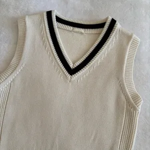 Uniqlo GU White Knit Vest thumbnail 2