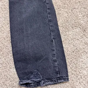 Abercrombie Curve Love 90s Straight Ultra High Rise 29/8 Ripped Black Jeans thumbnail 7