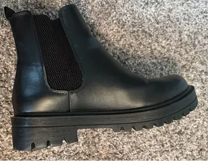 Black boots with a small heel  thumbnail 3