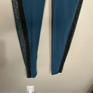 Vuori Racer Blue Gray Side Stripe High Rise Athletic‎ Leggings thumbnail 4