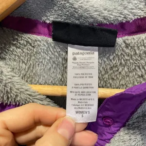 Patagonia Womens Small Gray & Purple Fleece‎ Pullover Snap-T Sweater thumbnail 4