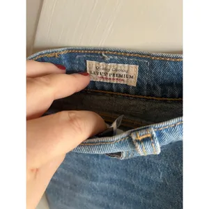 Levi's Premium Wedgie Straight Ankle Women's‎ Light Wash Jeans Sz 29x28 thumbnail 8