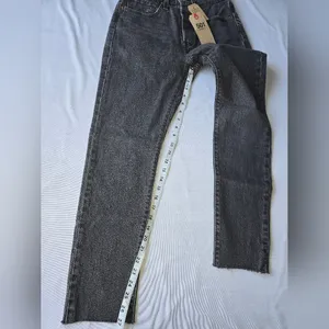 Levi's 501 Skinny High Rise Fitted Through Hip And‎ Thigh Size 26x28 thumbnail 13