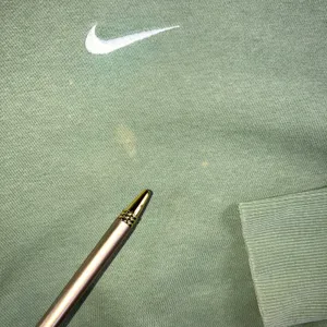 Nike Sweatshirt Women‎ Small Oversized Center Swoosh Logo Pullover Bleached thumbnail 15