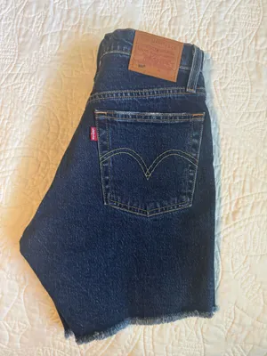 Levi’s 501 Denim Shorts High-Rise thumbnail 3