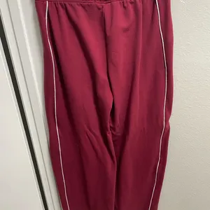 Yogalicious Sweatpants Women's Small Red Cloud Plush Finish Wide Leg Y2K thumbnail 3