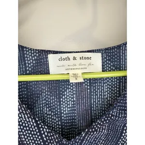 Cloth & Stone Anthropologie Dotted Herringbone Blouse Navy Blue V Neck Rayon S thumbnail 4