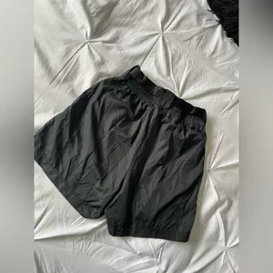 Nike Black Quilted Athletic Shorts thumbnail 4