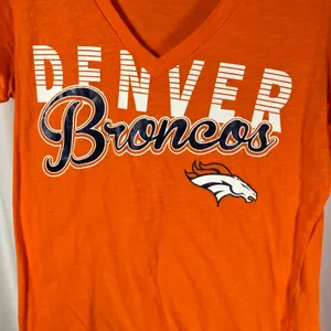 Denver Broncos‎ NFL Womens T Shirt Large Orange Football V Neck Tee thumbnail 2