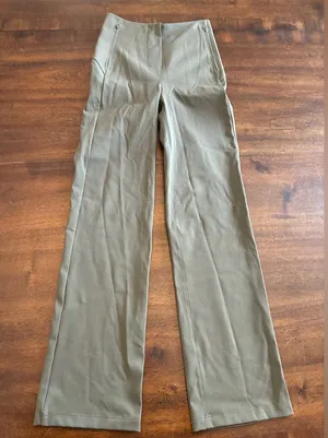Lululemon Smooth Fit Pull-On High-Rise Cropped Pant 0 Army Green Pants thumbnail 1