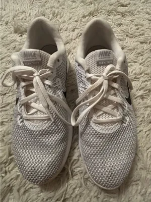 Nike Women's White and Black Knit Training Sneakers Size 6.5 thumbnail 1