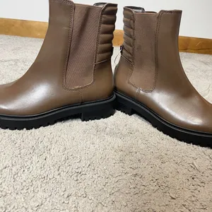 Gap Women's Brown‎ Chelsea Boot Size 6, NWT thumbnail 7