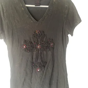 Cowgirl Legend‎ Size Medium Rodeo Hustler Grunge Cross Bling Black T Shirt thumbnail 3
