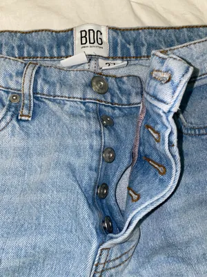 BDG Distressed Jeans thumbnail 4