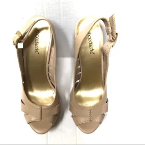 Shoe Dazzle Consuelo nude platform heels 8‎ thumbnail 4