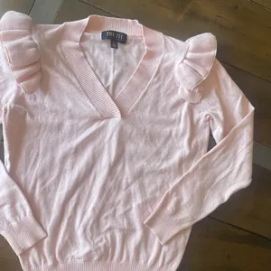 Truth by Republic pink ruffle shoulder v neck knit sweater‎ small pink powder thumbnail 6