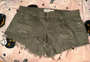 Garage Shorts thumbnail 1