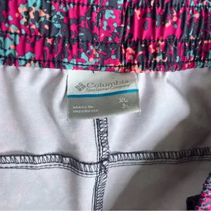 Columbia Women's Colorful Running Outdoors Shorts with mesh pockets XL thumbnail 4