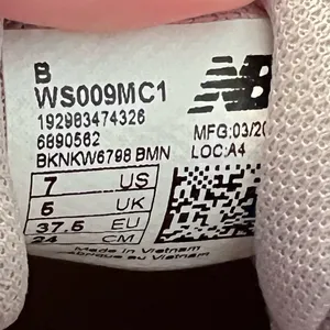 New Balance 009 Sneakers Women’s Size 7 Lace Up Blush Rose thumbnail 2