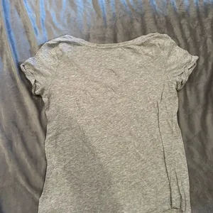 American Eagle Women's Gray V-Neck Tee thumbnail 3
