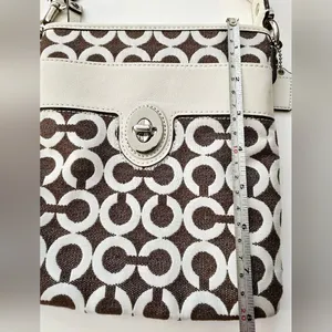 Coach Signature Swing Pack Style 43466 Crossbody thumbnail 9