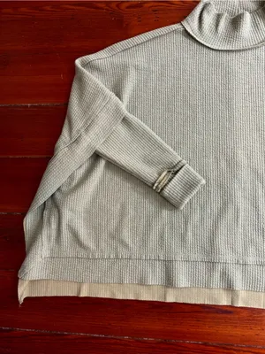 BKE Olive Green Waffle Knit Poncho Sweater Mock Neck Dolman Sleeve Sz S 💚🍄 thumbnail 9