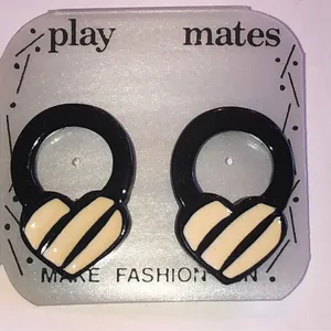 Play Mates Vintage Black and Cream Heart Hoop Earrings thumbnail 1