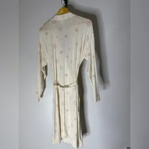 Soma White‎ Tan Star Robe Size Medium thumbnail 2