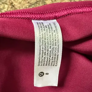 Lululemon Softstreme Gathered Tee T-Shirt Magenta Purple Size 8 W3FO6S thumbnail 6