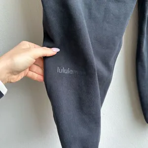 Lululemon Relaxed High Rise Jogger Cotton Terry Large Logo Black Size 6 thumbnail 4