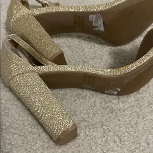 Elegant Gold Lulus Women's Heels thumbnail 3