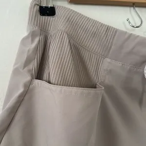 AVALANCHE women’s Short EUC thumbnail 3