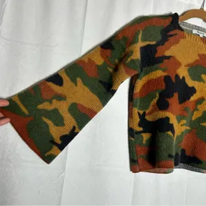 Madewell Merino Wool Bunny Rabbit Camo‎ Print Flare Bell Sleeve Cropped Sweater thumbnail 4