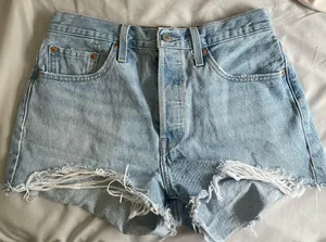 Levi’s Shorts thumbnail 1