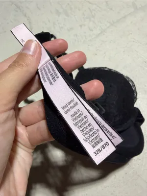 Victoria’s secret Black Lace lined Demi bra 32B thumbnail 9