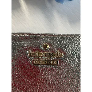 Kate Spade‎ New York Metallic Silver Leather Card Holder Wallet Gold Logo Logo thumbnail 2