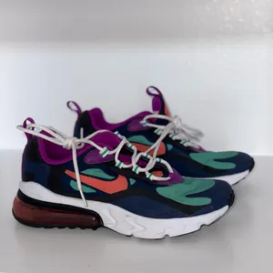 Nike Air Max 270 React thumbnail 2