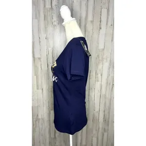 NWT NHL Nashville Predators Women's Medium Navy V-Neck‎ Short Sleeve T-Shirt thumbnail 5