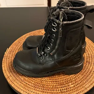 Milwaukee brand Black Lace-Up Combat Boots‎ thumbnail 4