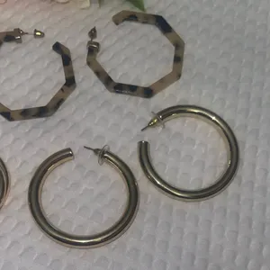 Earrings Leopard Print Resin Hoops & Gold Hoops Bundle thumbnail 4