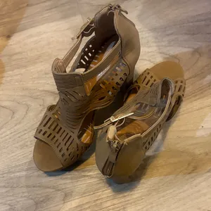 TOP Moda Brown Cutout stacked tan gladiator heels size 9 thumbnail 14