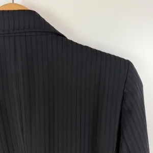Tahari Black Pinstripe Suit Jacket Blazer Small Business Office Career Classic‎ thumbnail 2