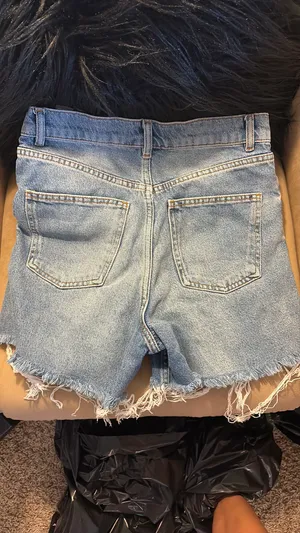 High-Waisted Jean Shorts ZARA thumbnail 3