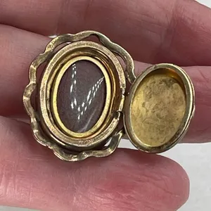 VTG WWII USN( United States Navy) sweetheart locket. Mother of pearl with Anchor thumbnail 4