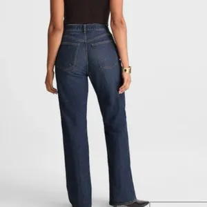 Madewell The Relaxed Bootcut Jean in Pleasantville Wash Size 25 thumbnail 3