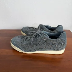 Gola Harrier Gummer Fall Blue Suede Perforated Leaf Design Textured Sole Women 8 thumbnail 3