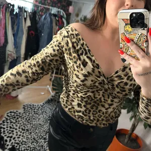 Leopard Print V thumbnail 5