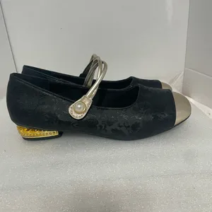 Black Floral Mary Jane Heels with Gold Toe and Pearl-Embellished Strap thumbnail 3
